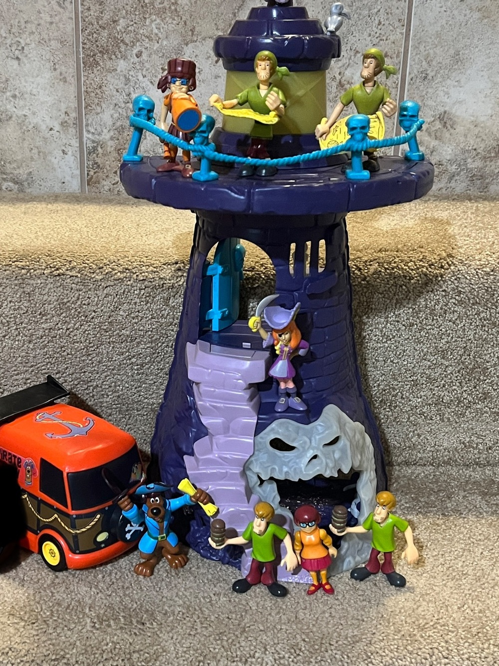 Scooby Doo Crystal Cove Fright House Lighthouse Playset Lot w/8 Figures Vehicle